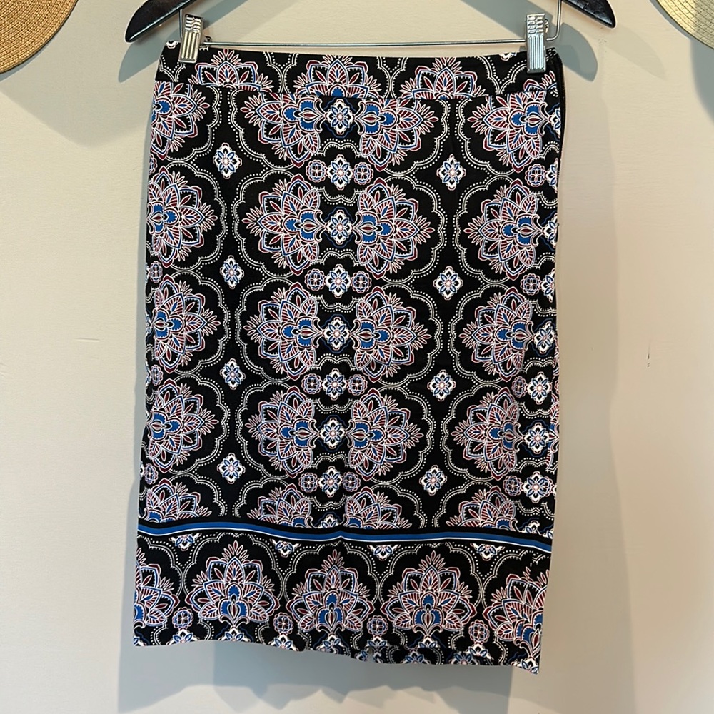 Limited pencil skirt size 4